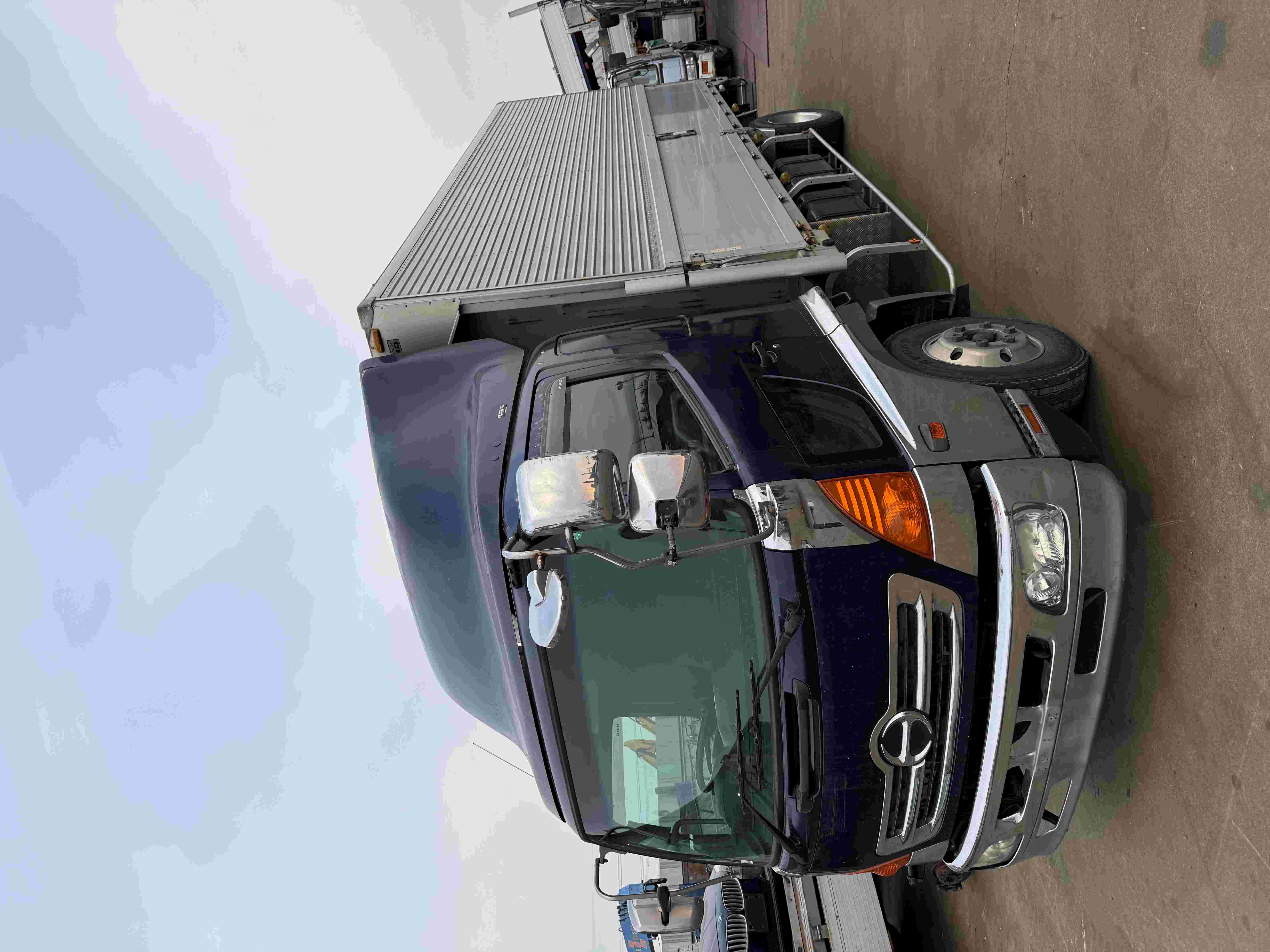 日野 レンジャー アルミウイング